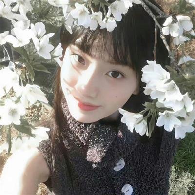 女大学生